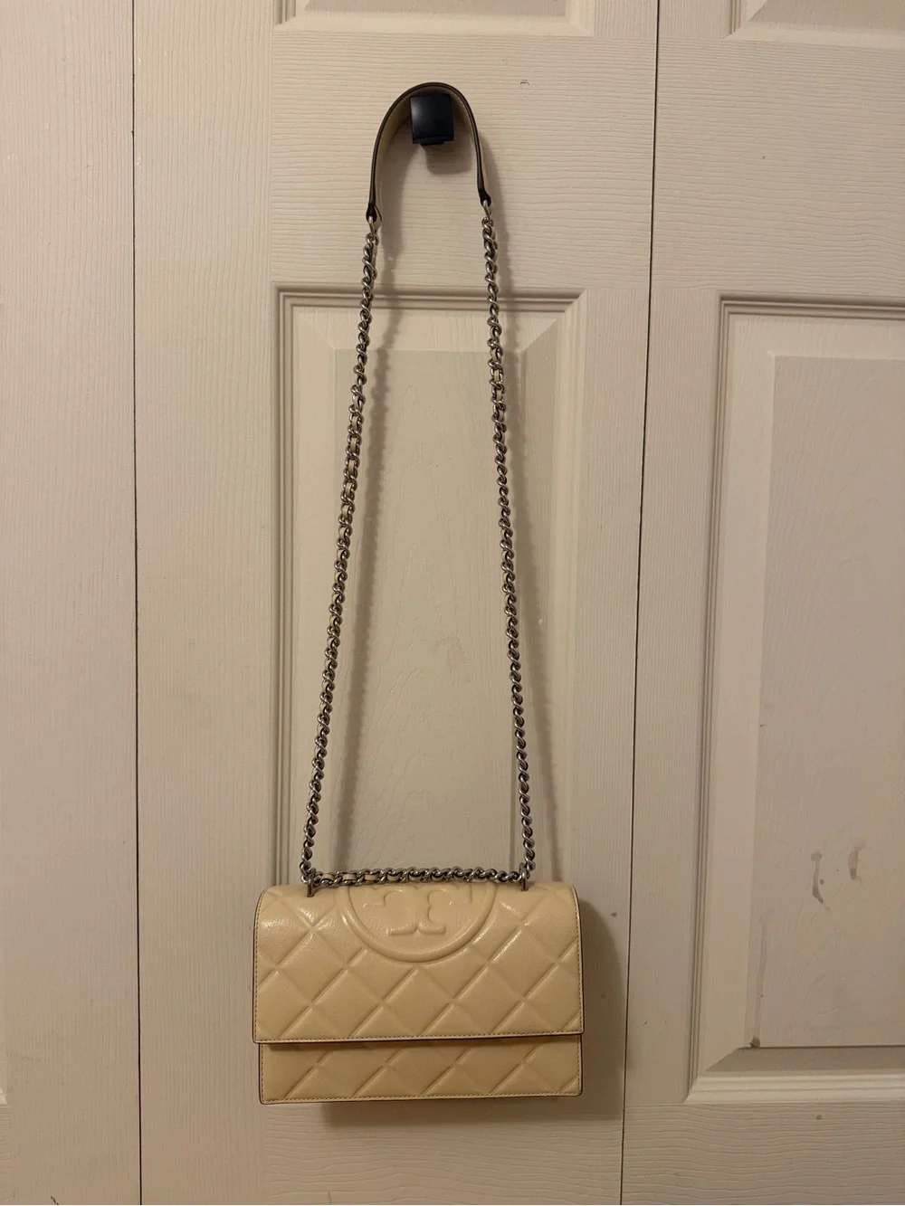 Tory Burch Small Fleming Shoulder Bag in vanilla soft serve color